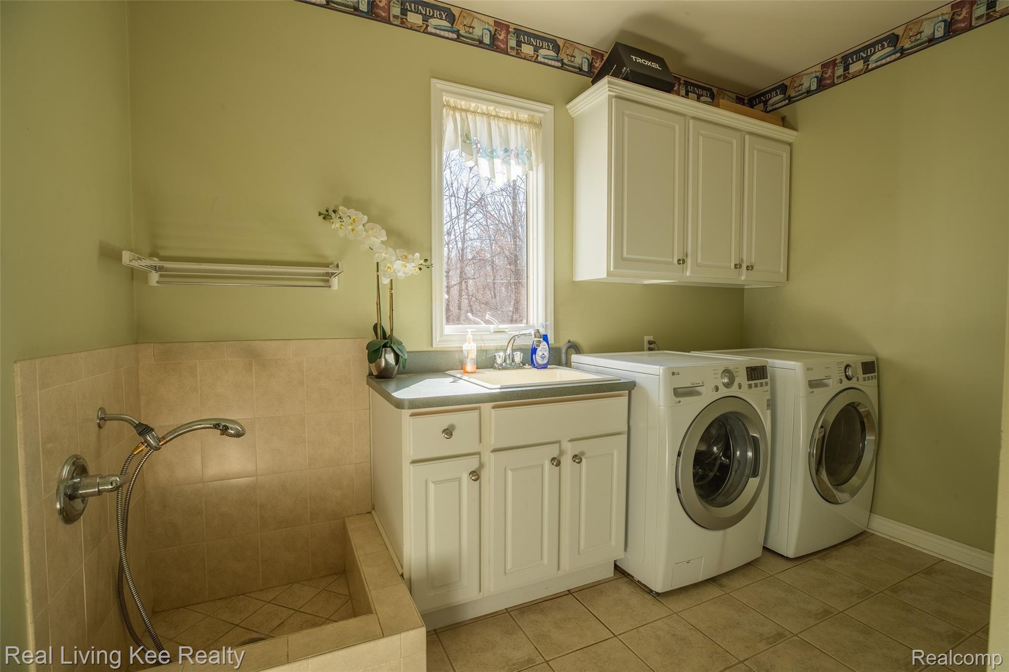 3648 Gregory Road Lake Orion, MI 48359 - Photo 25 of 68 Laundry Room