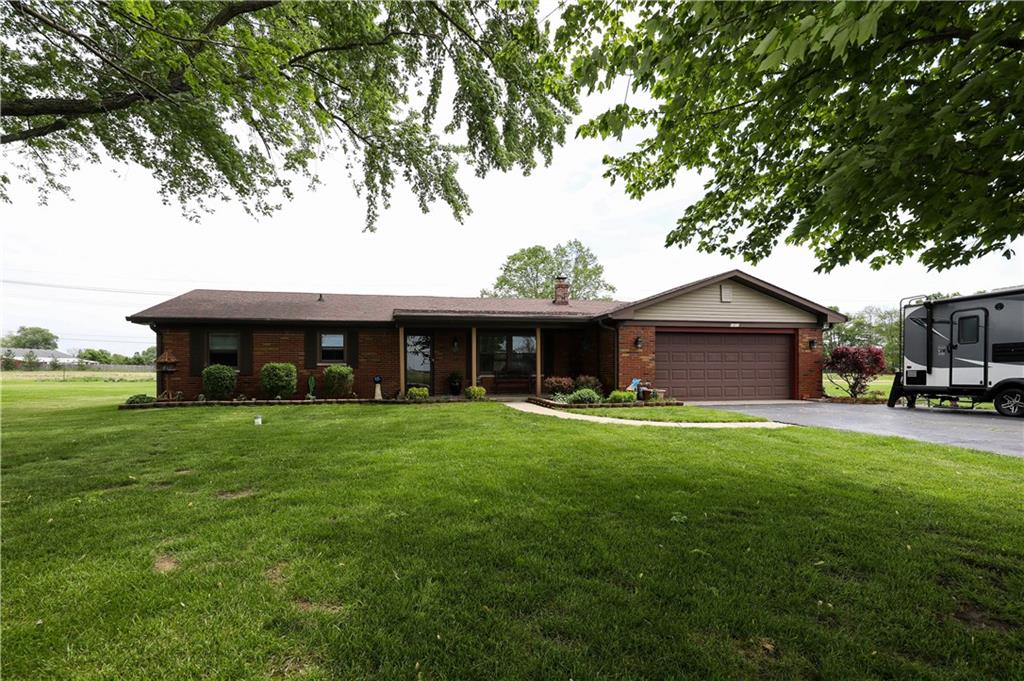 5405 Hickory Road Indianapolis, IN 46239 - Photo 2 of 24 Gallery Image 2