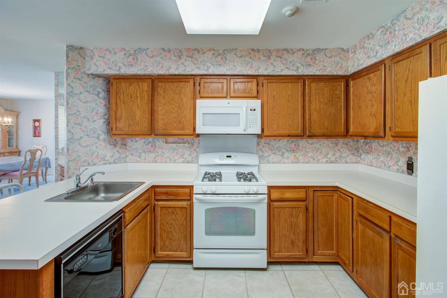 45 Winthrop Road, Unit 45D Monroe Township, NJ 08831 - Photo 8 of 20 Gallery Image 8