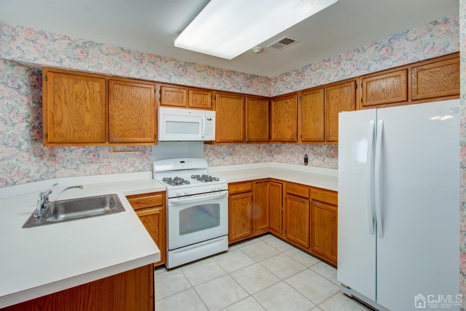 45 Winthrop Road, Unit 45D Monroe Township, NJ 08831 - Photo 9 of 20 Gallery Image 9