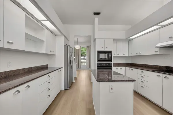 $4,100 | 18401 30th Street, Lutz, FL 33559