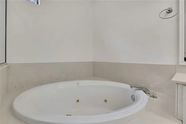 $4,100 | 18401 30th Street, Lutz, FL 33559