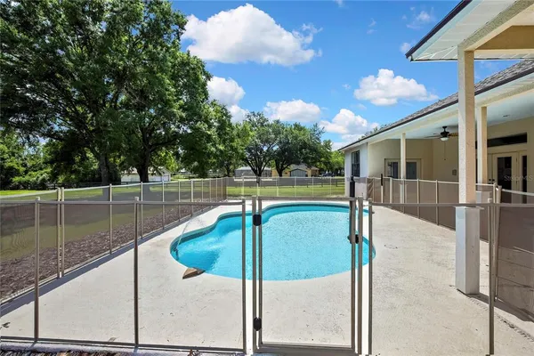 $4,100 | 18401 30th Street, Lutz, FL 33559