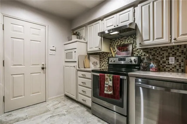 $1,950 | 2122 Edwin Street, Unit B, Fort Worth, TX 76110