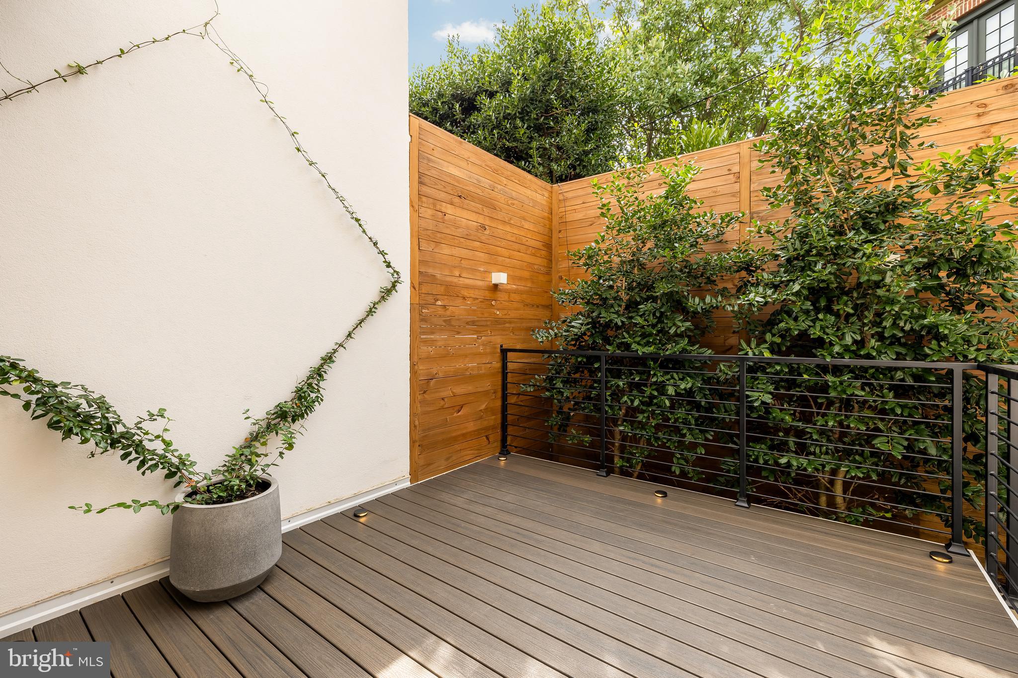 3302 Cleveland Avenue Northwest Washington, DC 20008 - Photo 19 of 54 Outdoor space from dining