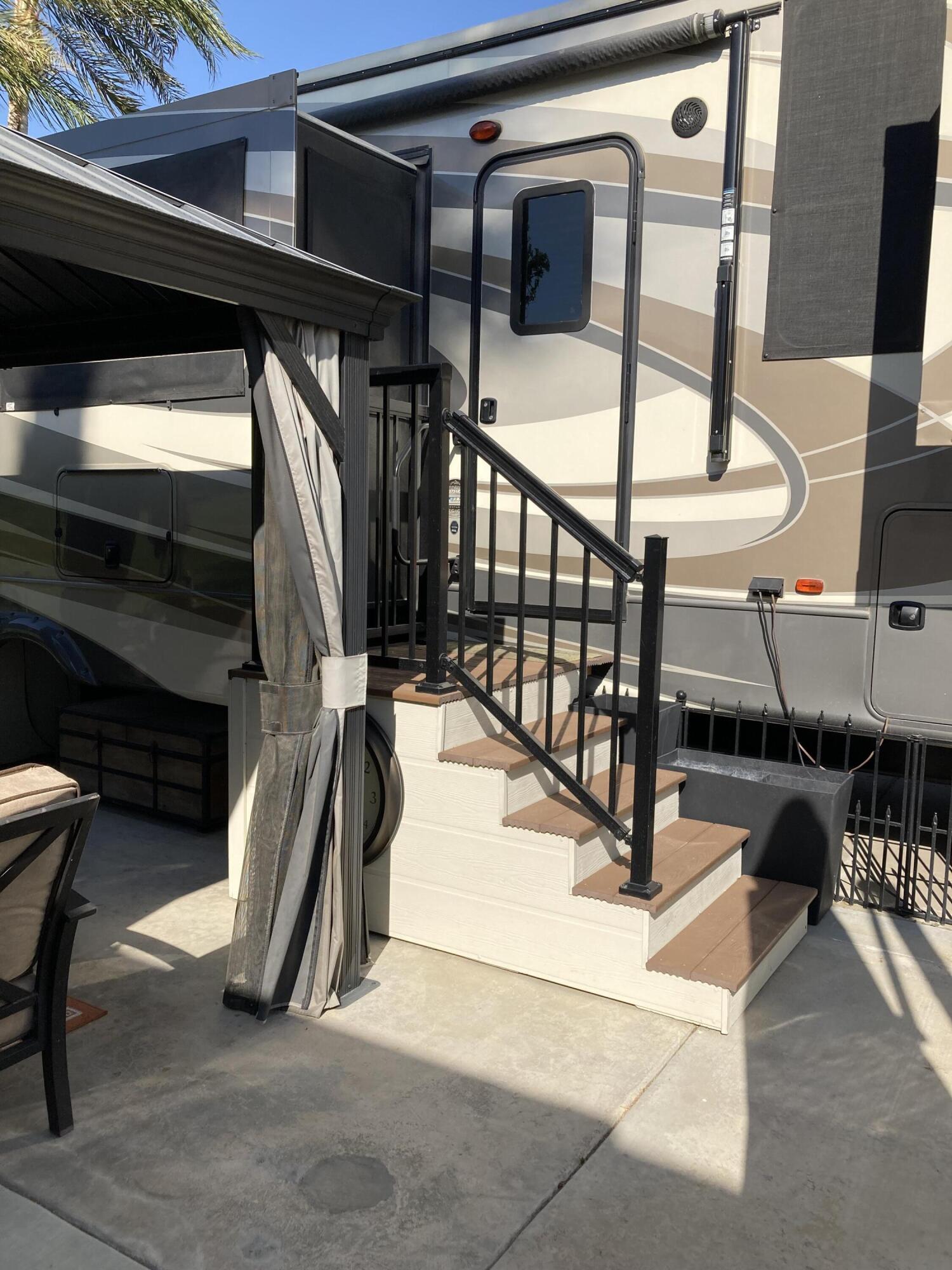 69411 Ramon Road, Unit 21 Cathedral City, CA 92234 - Photo 2 of 9 a view of a gym