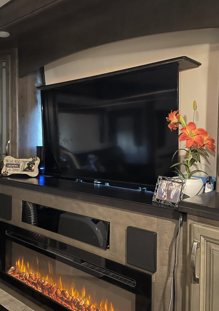 69411 Ramon Road, Unit 21 Cathedral City, CA 92234 - Photo 5 of 9 a kitchen with a stove and a microwave