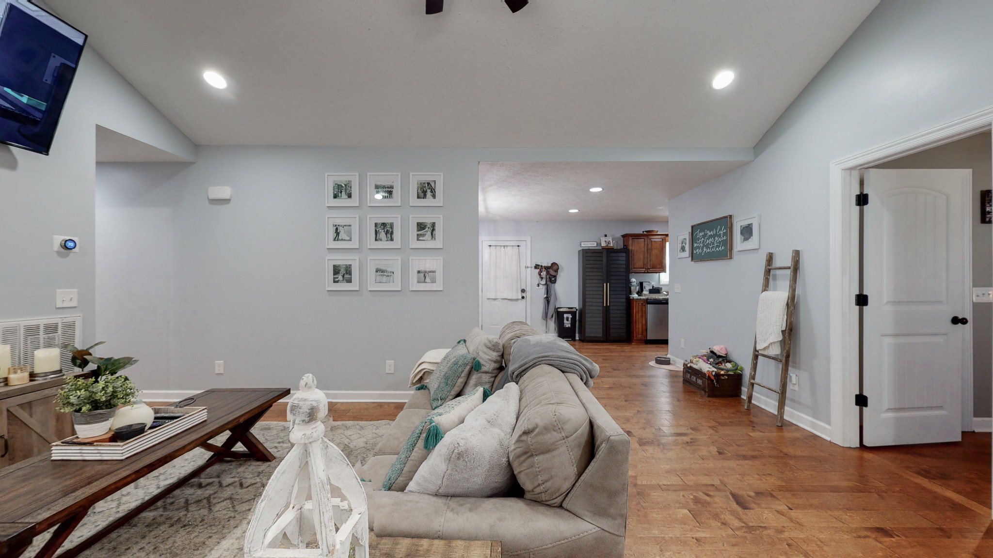 68 Hoodoo Road Manchester, TN 37355 - Photo 8 of 26 a living room with furniture and wooden floor