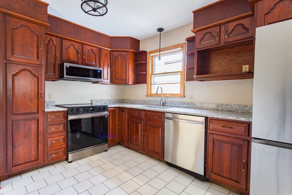 1102 E Road Warren, MA 01585 - Photo 3 of 33 Gallery Image 3