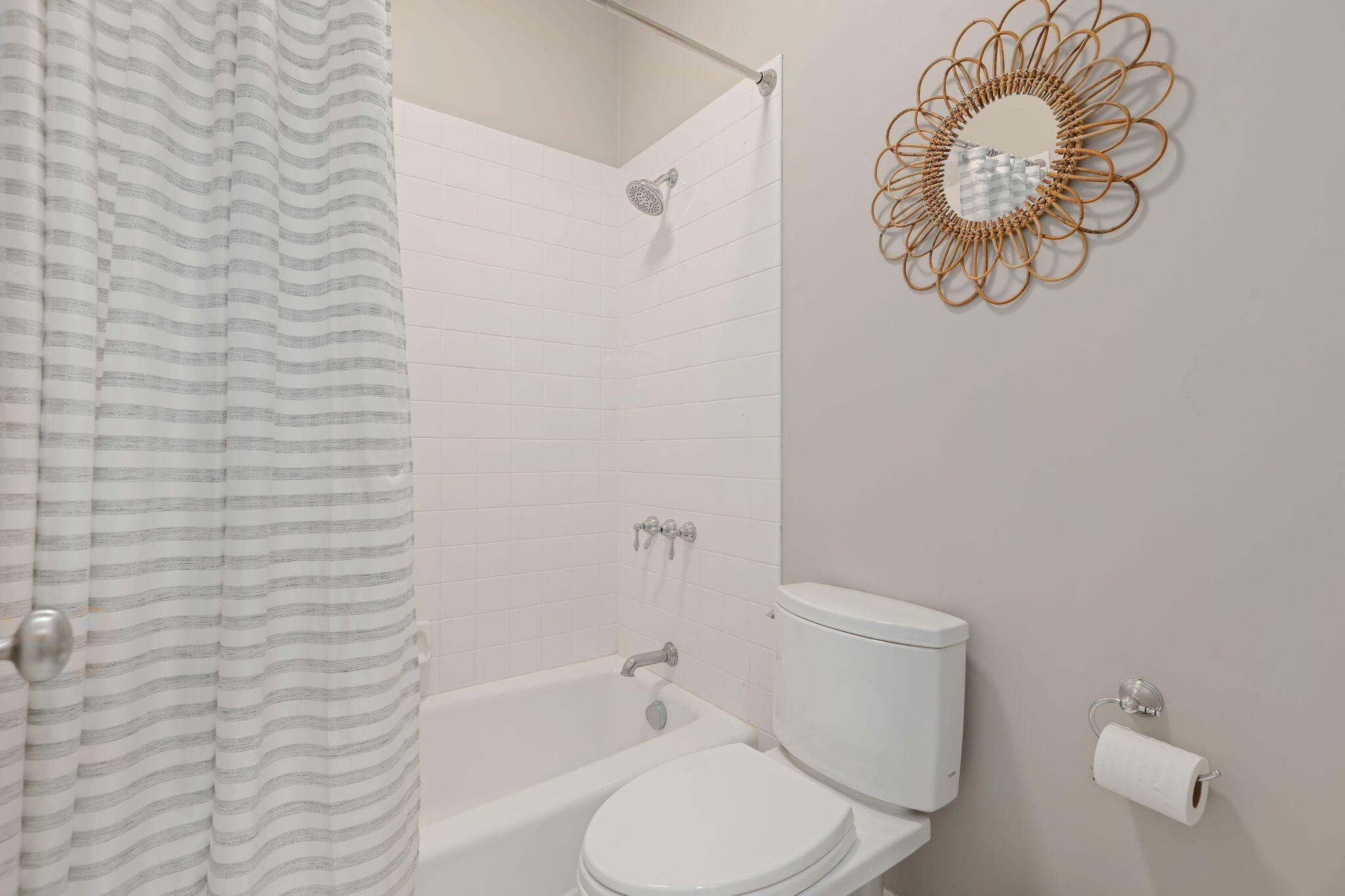 69 Olive Mill Road Montecito, CA 93108 - Photo 21 of 33 21-Bathroom 2