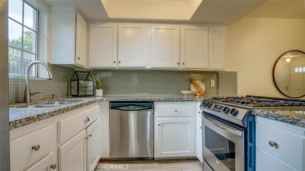 305 East Valencia Avenue, Unit R Burbank, CA 91502 - Photo 6 of 21