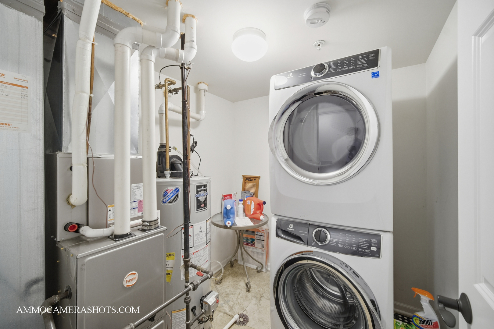 1417 Manning Avenue Montgomery, IL 60538 - Photo 18 of 26 a utility room with dryer and washer