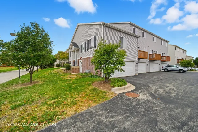 a view of a back yard of the house