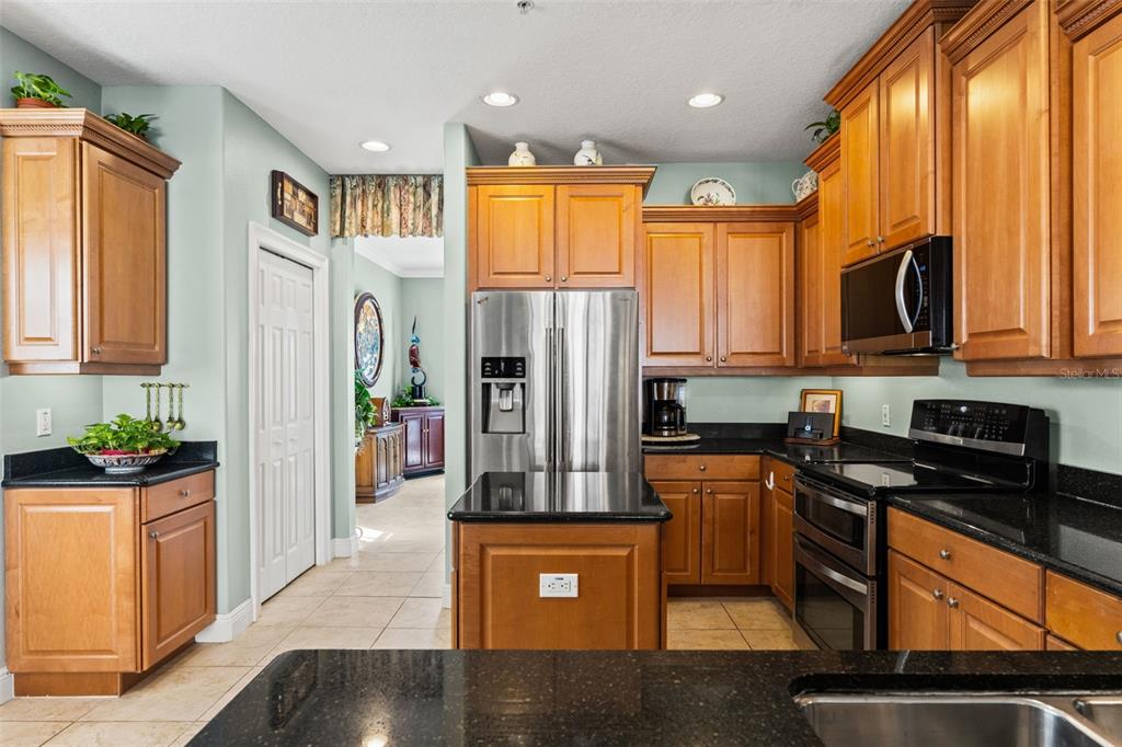 606 Bella Loop, Unit 2 Dunedin, FL 34698 - Photo 7 of 60