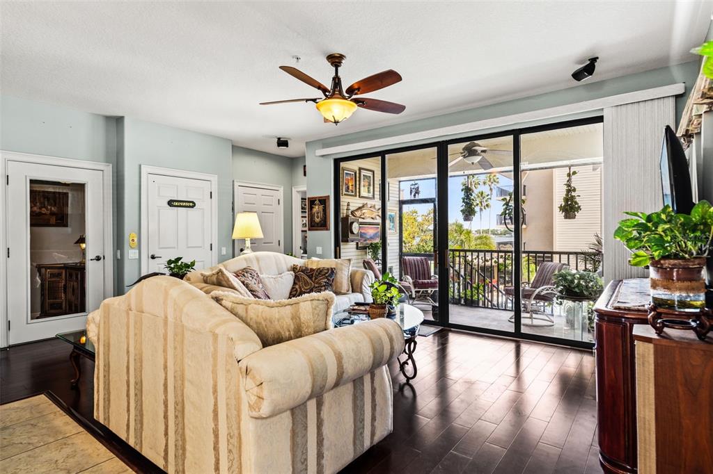 606 Bella Loop, Unit 2 Dunedin, FL 34698 - Photo 10 of 60