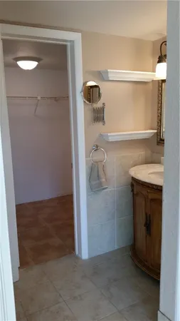 $2,300 | 430 Commodore Drive, Unit 210, Plantation, FL 33325