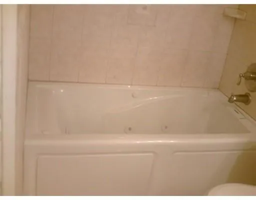 $2,300 | 430 Commodore Drive, Unit 210, Plantation, FL 33325