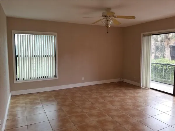 $2,300 | 430 Commodore Drive, Unit 210, Plantation, FL 33325