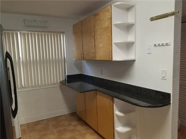 $2,300 | 430 Commodore Drive, Unit 210, Plantation, FL 33325