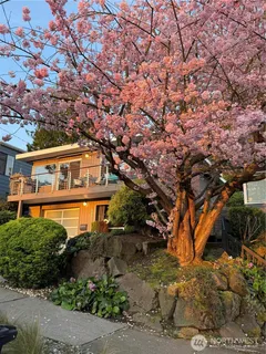 $1,375,000 | 3439 24th Avenue West, Seattle, WA 98199
