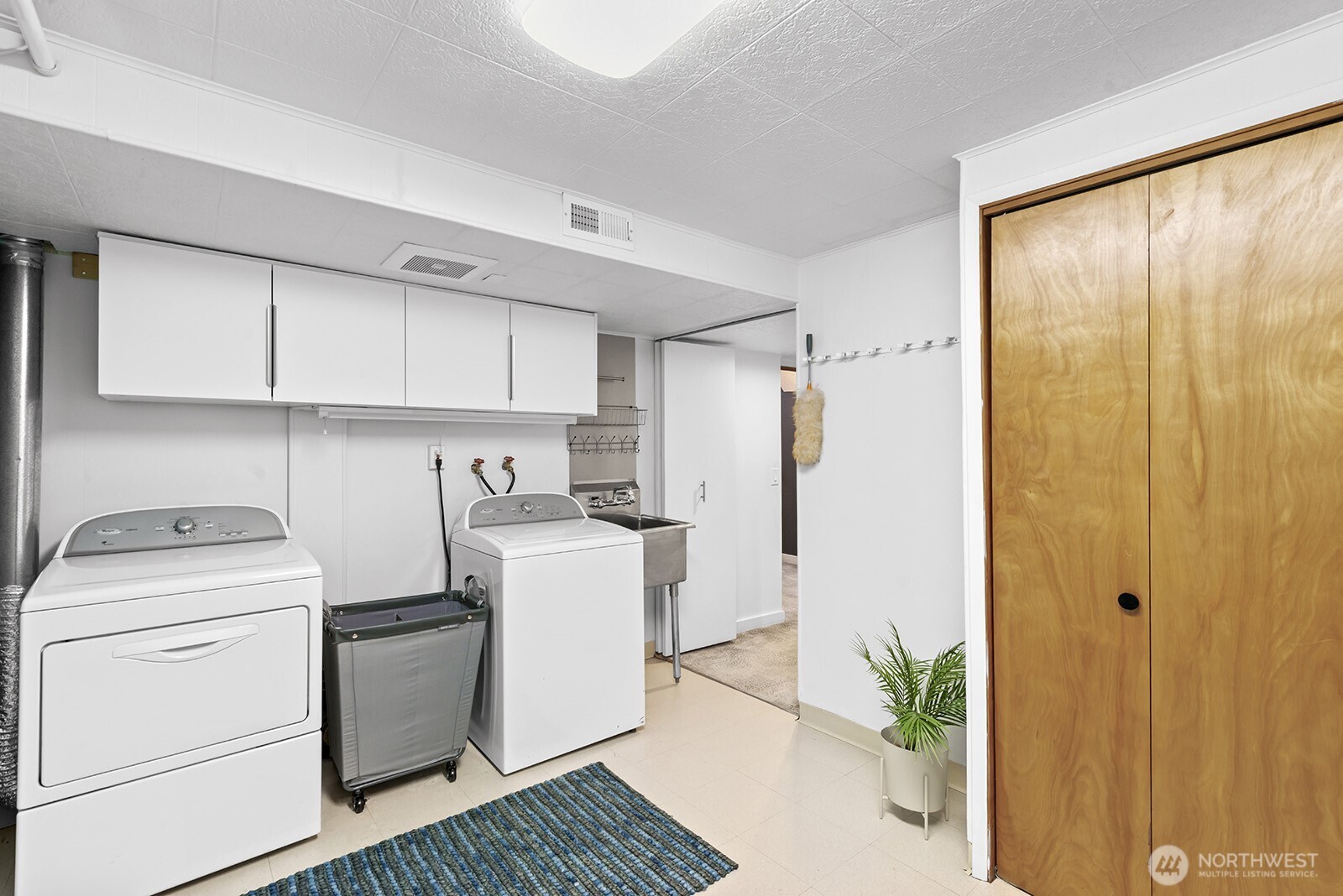 3439 24th Avenue West Seattle, WA 98199 - Photo 27 of 35