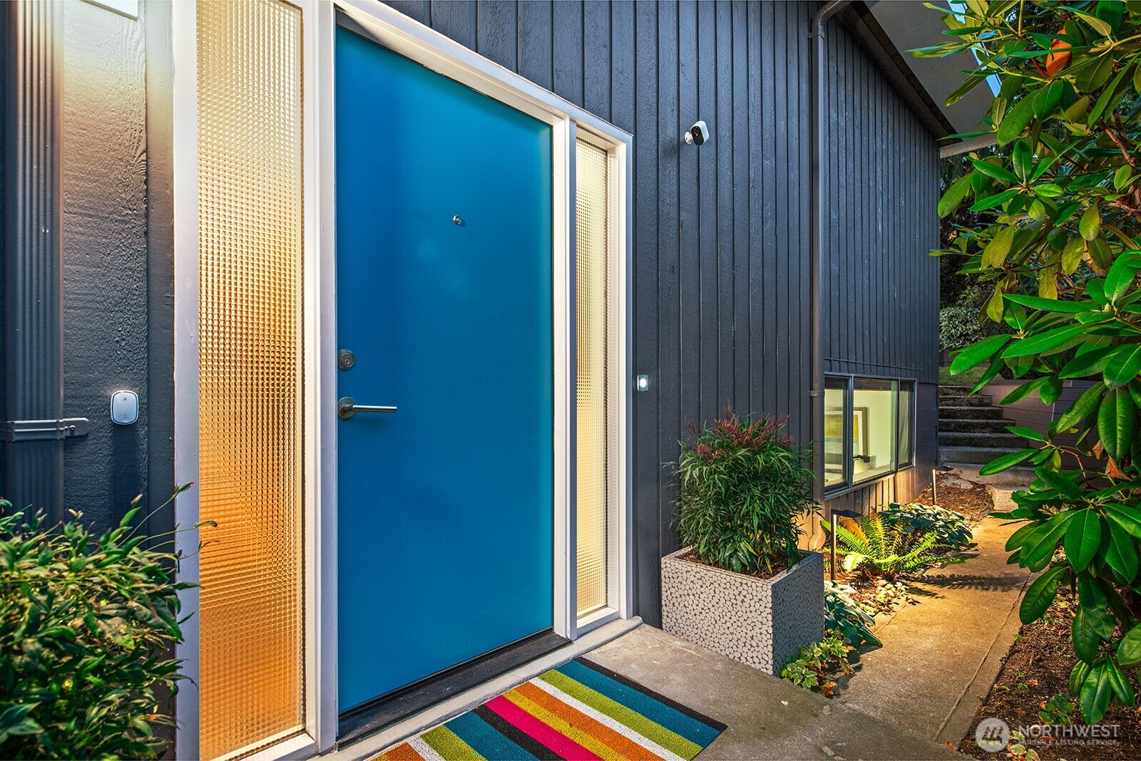 3439 24th Avenue West Seattle, WA 98199 - Photo 5 of 35