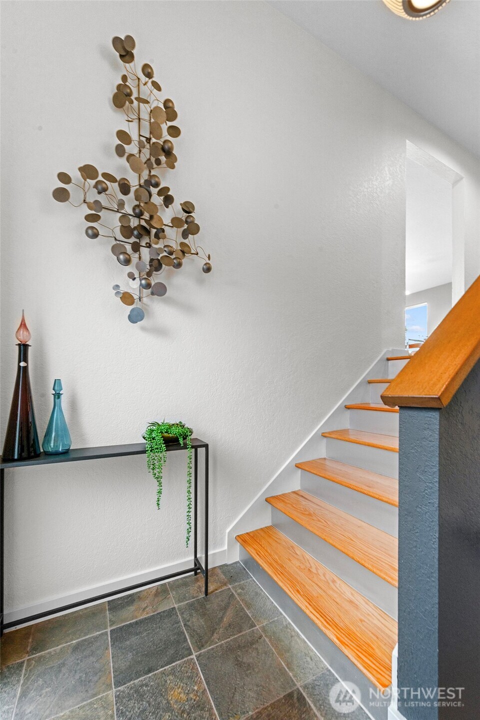 3439 24th Avenue West Seattle, WA 98199 - Photo 6 of 35