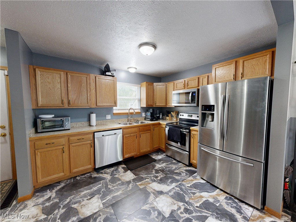 417 Rhodes Avenue Akron, OH 44302 - Photo 12 of 47 Gallery Image 12