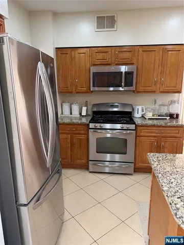 $3,800 | 408 Union Street, Carlstadt, NJ 07072