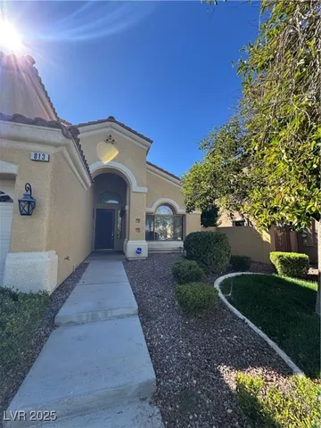 $800,000 | 813 White Falcon Street, Las Vegas, NV 89144