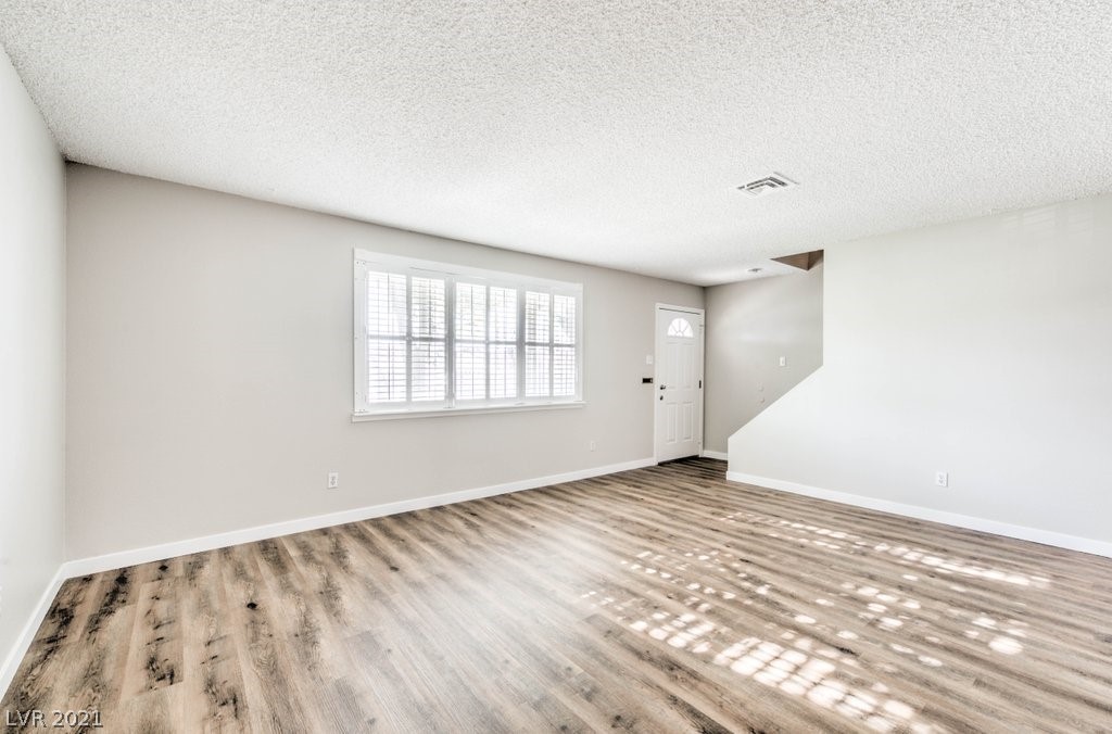 3104 South Pecos Road Las Vegas, NV 89121 - Photo 8 of 33 Gallery Image 8