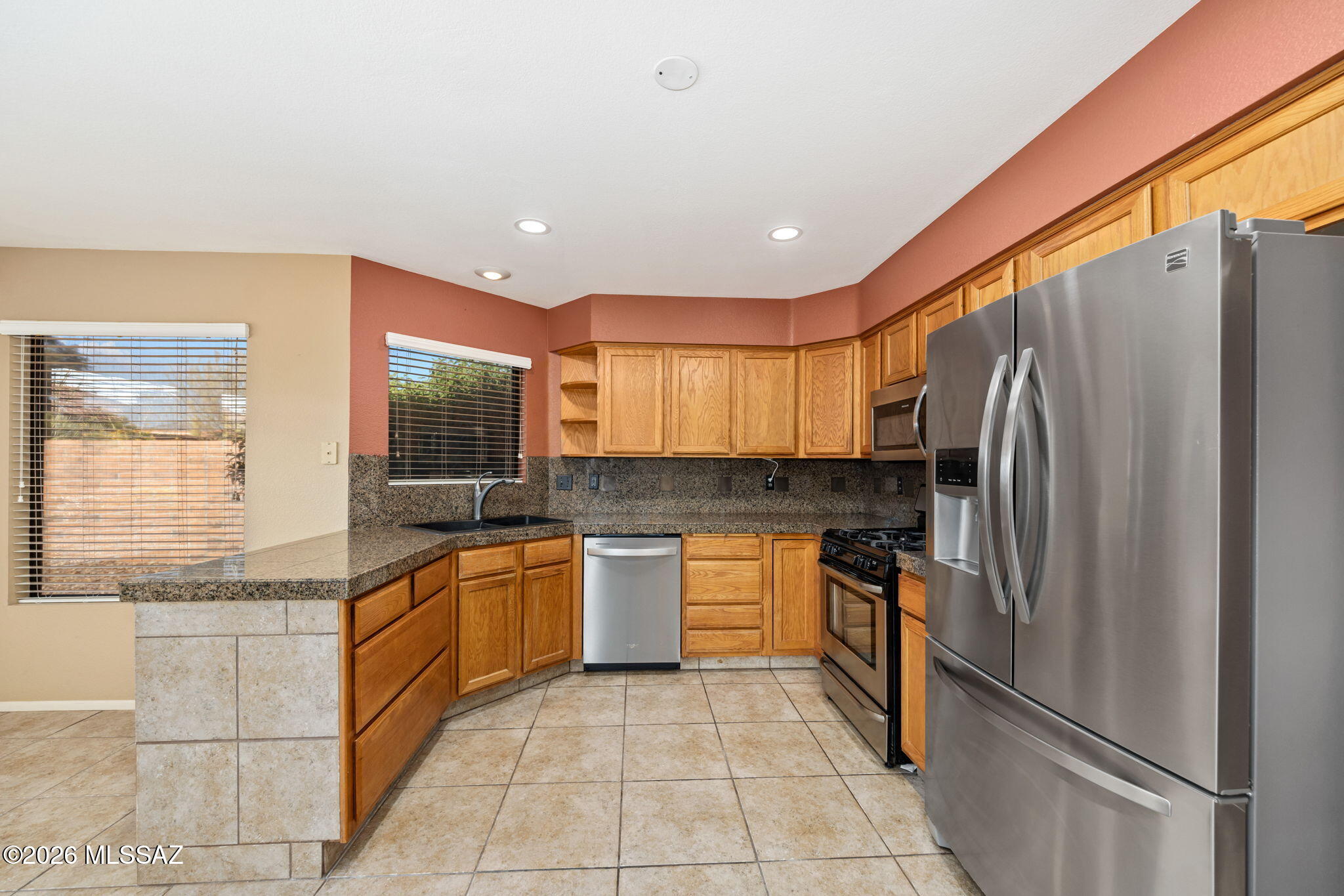 1029 East Rising Sun Drive Oro Valley, AZ 85755 - Photo 12 of 51 KITCHEN