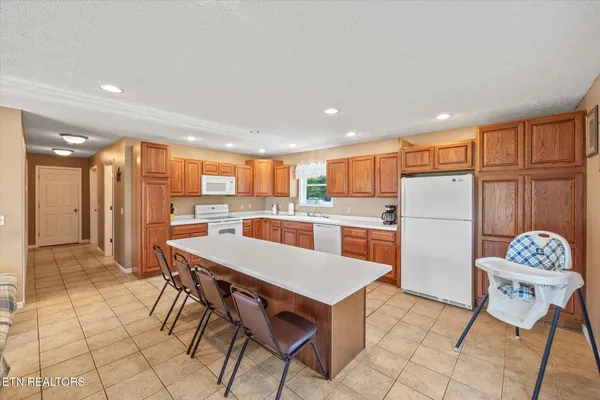 $379,000 | 7378 Lillydale Road, Byrdstown, TN 38549