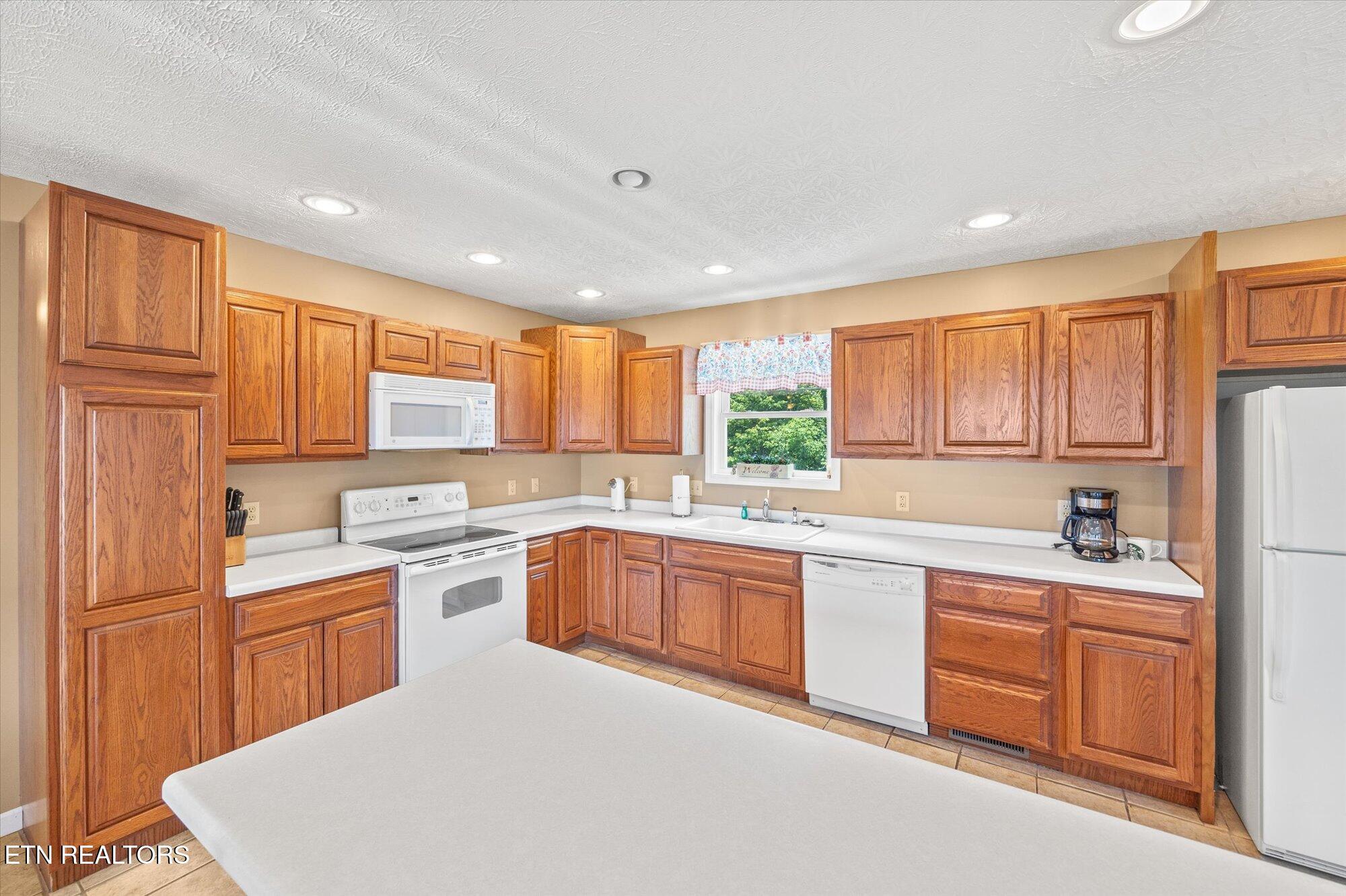 7378 Lillydale Road Byrdstown, TN 38549 - Photo 12 of 24 15-7380 Lillydale Rd, Byrdstown_2944