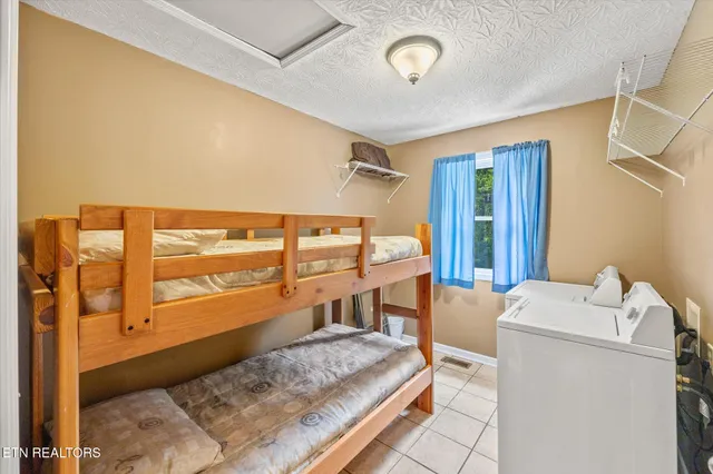 $379,000 | 7378 Lillydale Road, Byrdstown, TN 38549