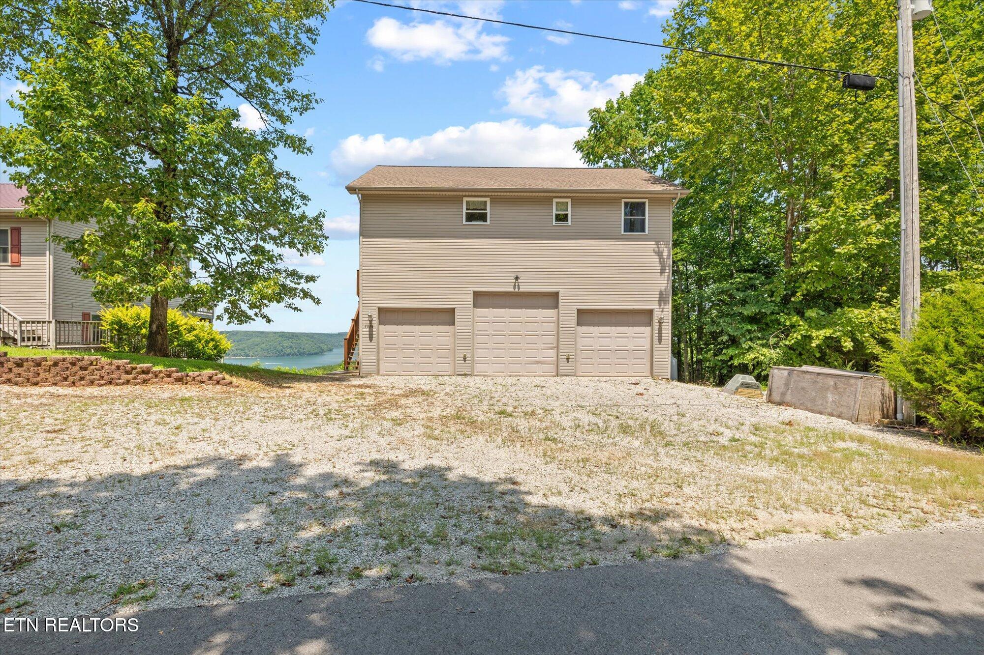 7378 Lillydale Road Byrdstown, TN 38549 - Photo 2 of 24 01-7380 Lillydale Rd, Byrdstown_3005