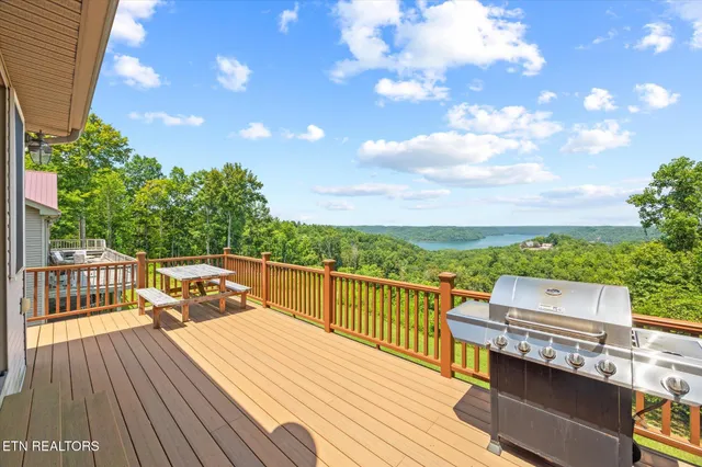 $379,000 | 7378 Lillydale Road, Byrdstown, TN 38549