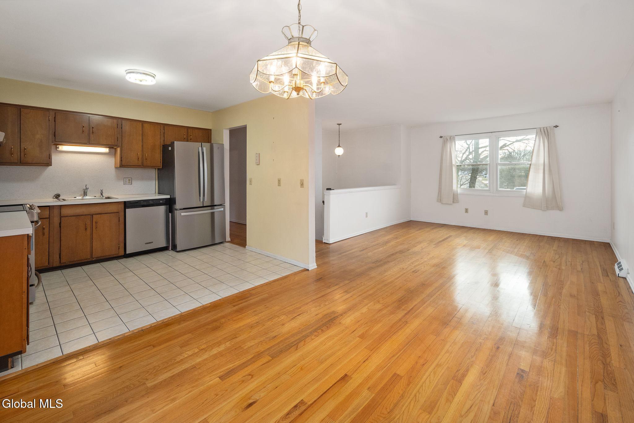 77 Bridle Path Colonie, NY 12205 - Photo 11 of 37 15