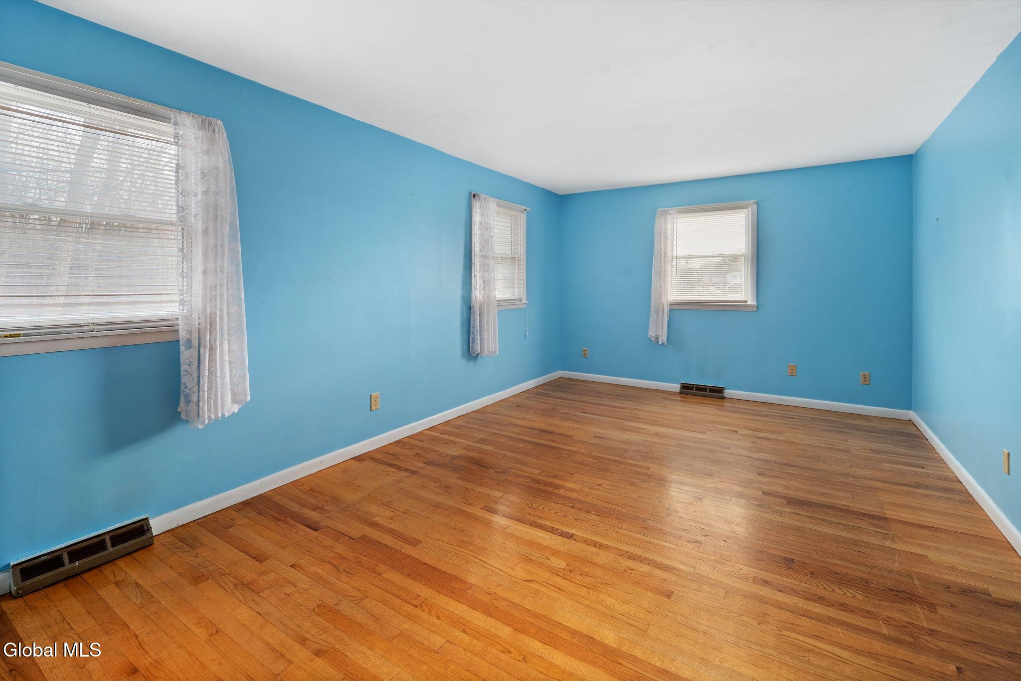 77 Bridle Path Colonie, NY 12205 - Photo 14 of 37 18