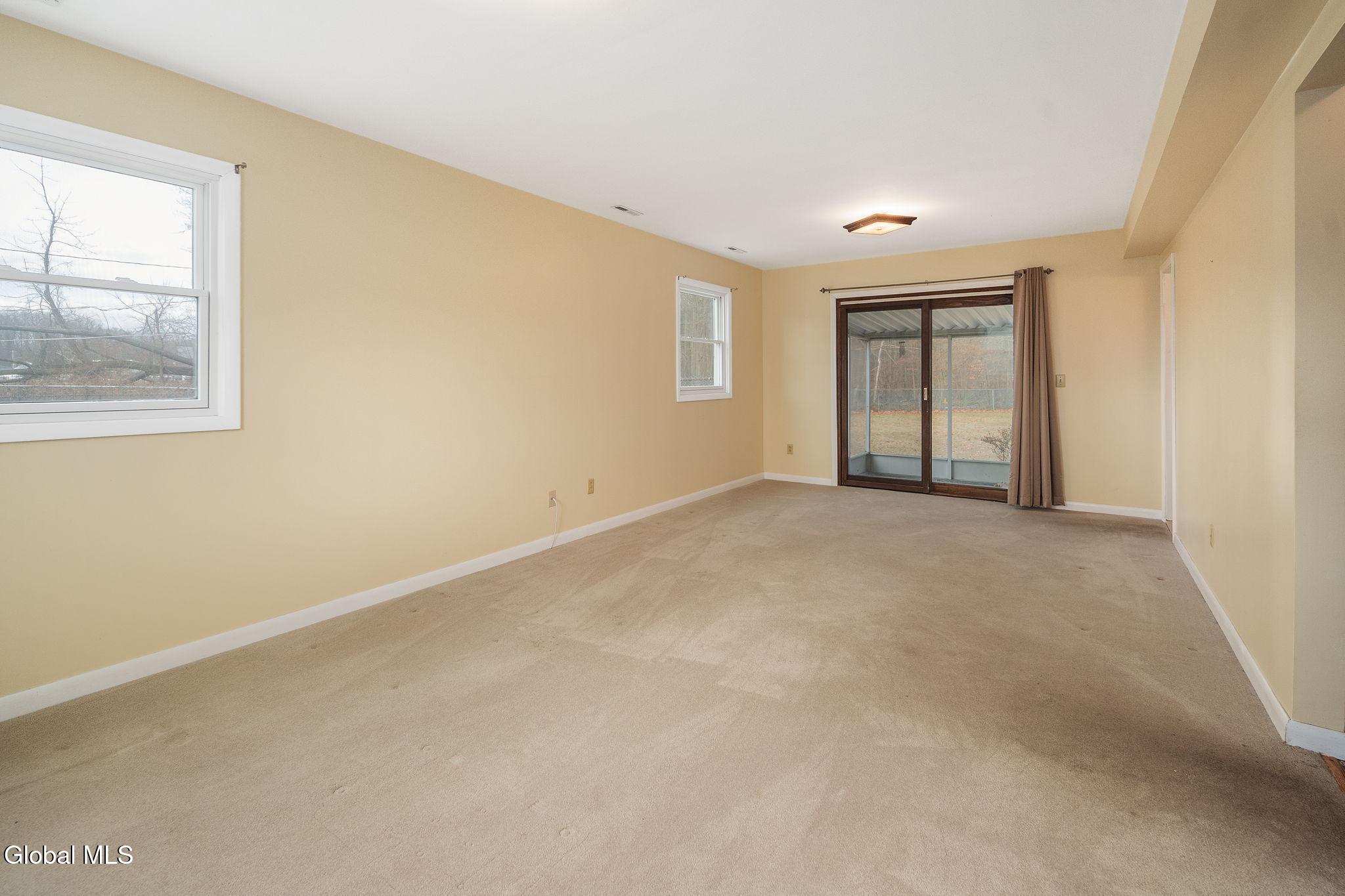 77 Bridle Path Colonie, NY 12205 - Photo 25 of 37 29