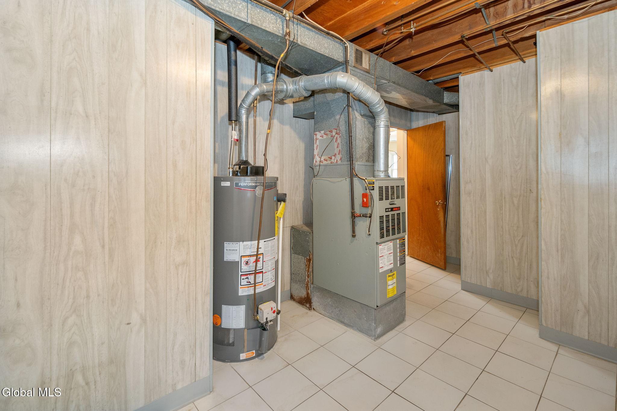 77 Bridle Path Colonie, NY 12205 - Photo 29 of 37 33