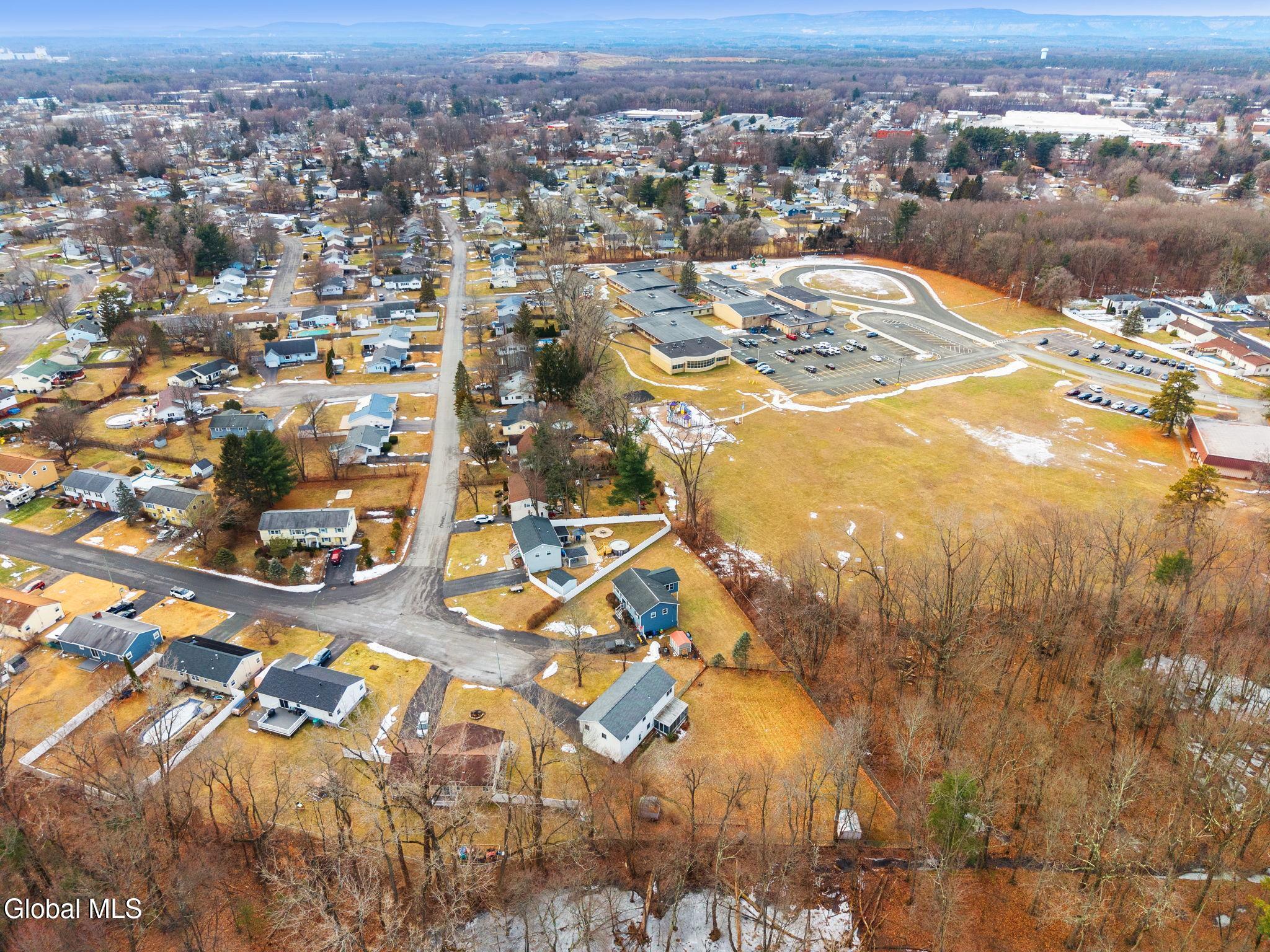 77 Bridle Path Colonie, NY 12205 - Photo 7 of 37 7