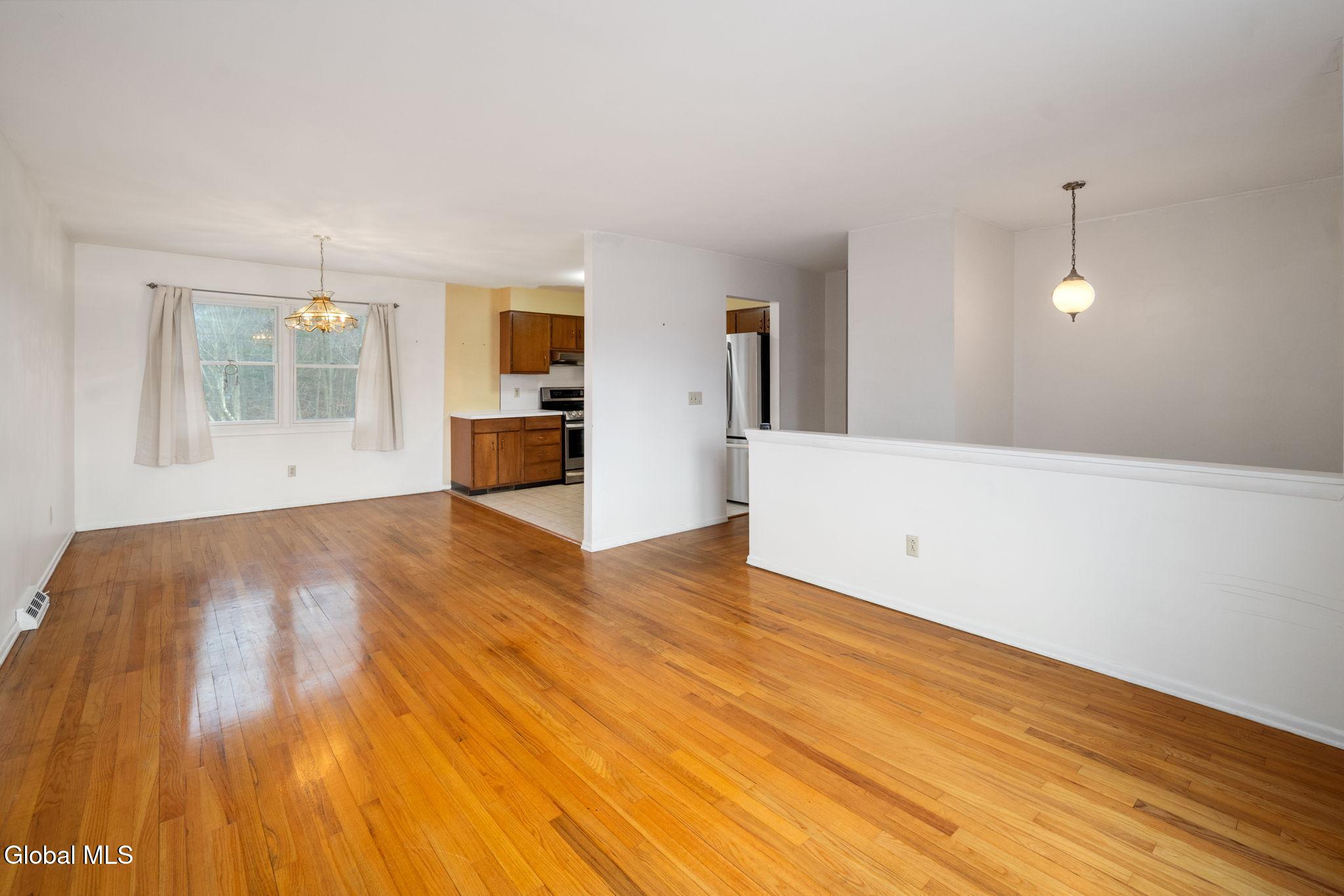 77 Bridle Path Colonie, NY 12205 - Photo 8 of 37 12