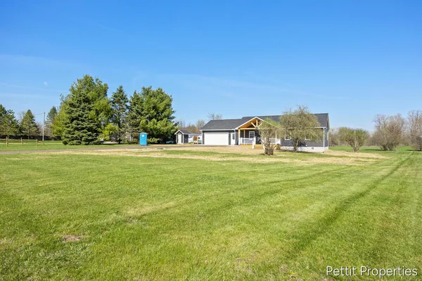 $295,000 | 6937 Townhall Road, Sheridan, MI 48884