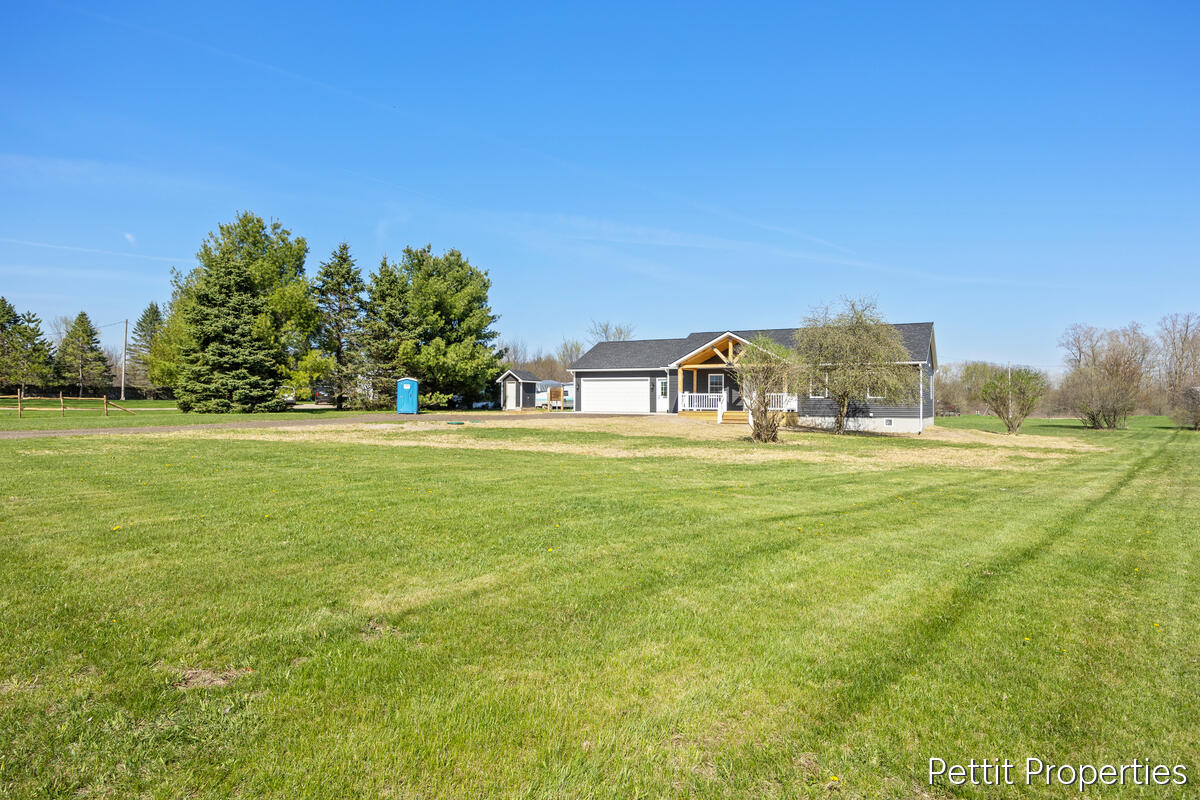 6937 Townhall Road Sheridan, MI 48884 - Photo 2 of 26 https___photoreal.io_wp-content_photorea