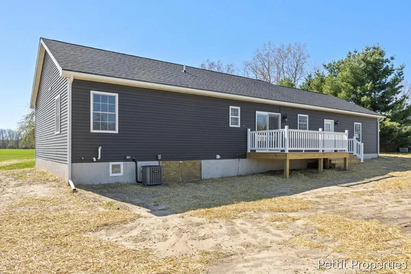 $295,000 | 6937 Townhall Road, Sheridan, MI 48884