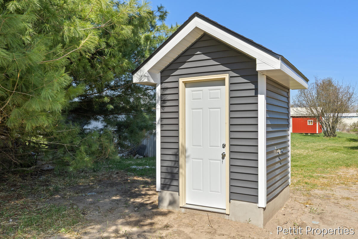 6937 Townhall Road Sheridan, MI 48884 - Photo 26 of 26 https___photoreal.io_wp-content_photorea