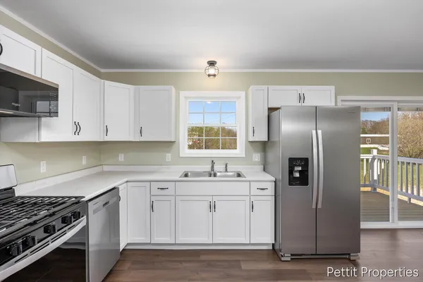$295,000 | 6937 Townhall Road, Sheridan, MI 48884