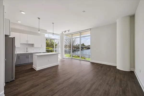 $4,537 | 2000 Hughes Landing Boulevard, Unit 111, The Woodlands, TX 77380