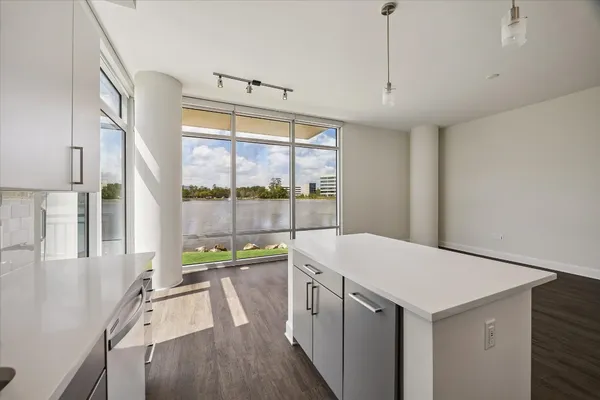 $4,537 | 2000 Hughes Landing Boulevard, Unit 111, The Woodlands, TX 77380